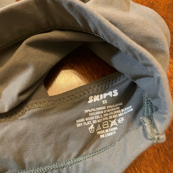 SKIMS FITS EVERYBODY SCOOP NECK BRA - Picture 4 of 4